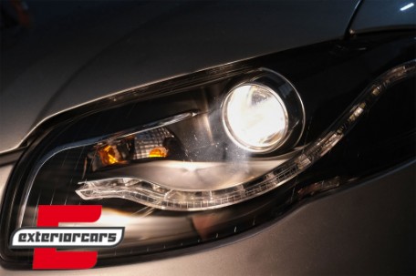 Prednja svjetla LED DayLights (crna) / Audi A4 B7 (2004-2008), LPAU52
