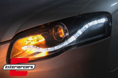 Prednja svjetla LED DayLights (crna) / Audi A4 B7 (2004-2008), LPAU52