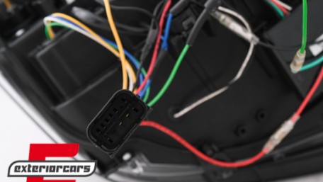 Prednja svjetla LED DRL Angel Eyes (crna) / BMW serije 3 F30 F31 LCI limuzina karavan (2015-2019), LPBMN2