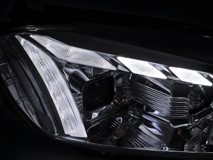 Prednja svjetla LED DRL SEQ žmigavci (chrome) / VW Golf 7.5 Facelift (2017-2019), LPVWX4