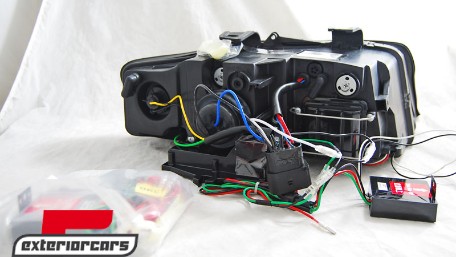Prednja svjetla LED DRL TubeLights dizajn (crna) / Audi A4 B6 (2000-2004), LPAUB3