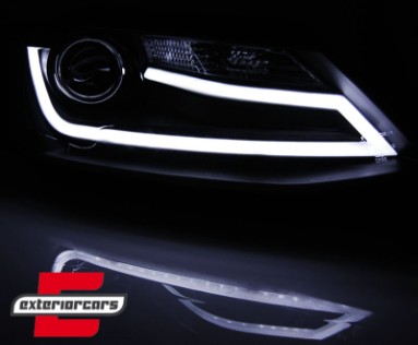 Prednja svjetla LED TubeLight (crna) / Volkswagen Jetta Mk6 VI (2011-2017), LPVWK8