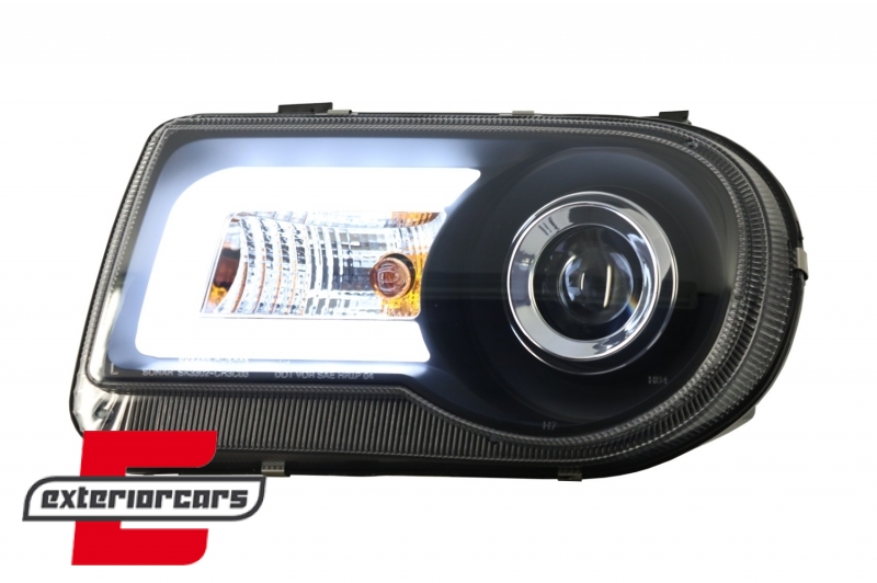 Prednja svjetla LED Tubelight dizajn (crna) / Chrysler 300C (2004-2010), LPCH22