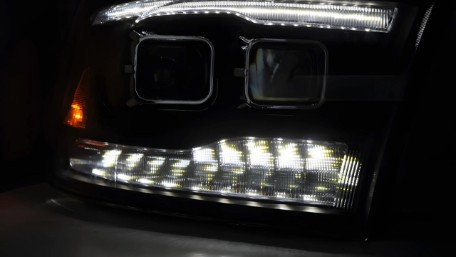 Prednja svjetla LED žmigavci (crna) / DODGE RAM (2009-2018), LPDO41
