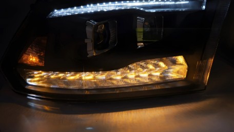 Prednja svjetla LED žmigavci (crna) / DODGE RAM (2009-2018), LPDO41