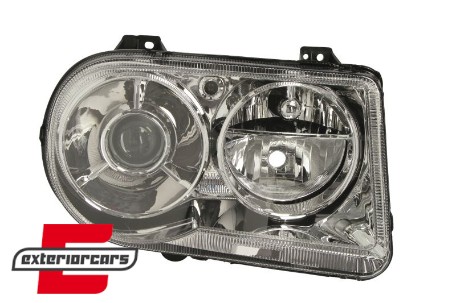 Prednje svjetlo (desna strana) / CHRYSLER 300 C (09.2004-11.2012), 20-12317-05-2