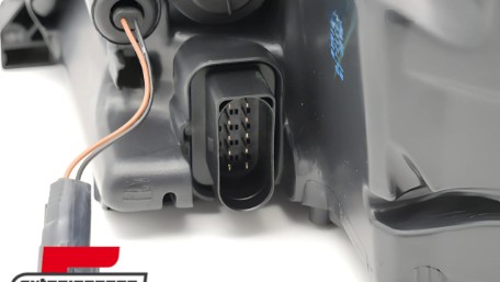 Prednje svjetlo (desna strana) / Ford Focus MK2 (02.2008-09.2012), 20-11941-15-2