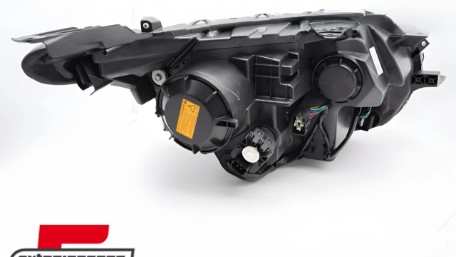 Prednje svjetlo Xenon (lijeva strana) / MITSUBISHI L200 (09.2015-05.2019), FMI02L