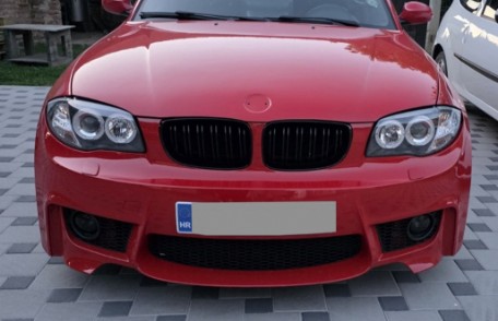 Prednji branik 1M dizajn (SRA) / BMW serije 1 E81 E82 E87 E88 (2004-2011), FBBME87M1WHWOP