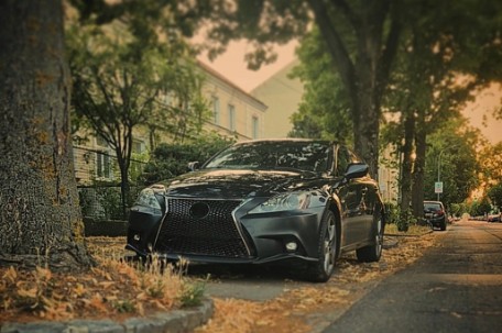 Prednji branik F-Sport Facelift XE30 2014+ dizajn / LEXUS IS XE20 (2005-2013), FBLXIS200