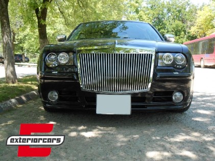 Prednji branik Rolls Royce Phantom look / Chrysler 300C (2004-2010), FBCH300C