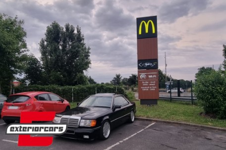 Prednji branik sa maglenkama Gen I dizajn / Mercedes E klasa W124 C124 S124 (10.1989-06.1996), FBMBW124A