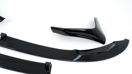 Prednji nastavak branika CS dizajn (piano crna) / BMW F80 M3 limuzina F82 M4 C
oupe F83 M4 Cabrio (2014-2019), FBSBMF80CS