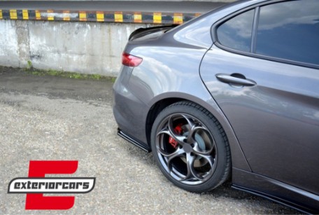 Splitteri zadnjeg branika (crna) / Alfa Romeo Giulia 952 (2016-2021), RBSPALFG952