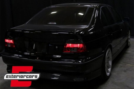 Stražnja svjetla (crvena/smoke) / BMW serije 5 E39 limuzina (1995-08.2000), LTBM35